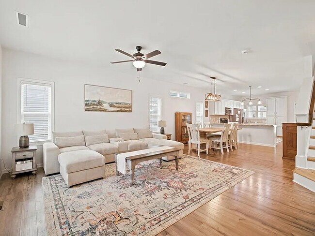 Building Photo - Lease OR Lease to Own