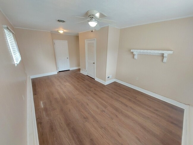 Building Photo - 329 Bernice Pl