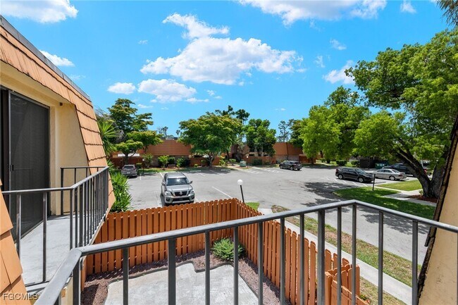 Building Photo - 1706 Park Meadows Dr