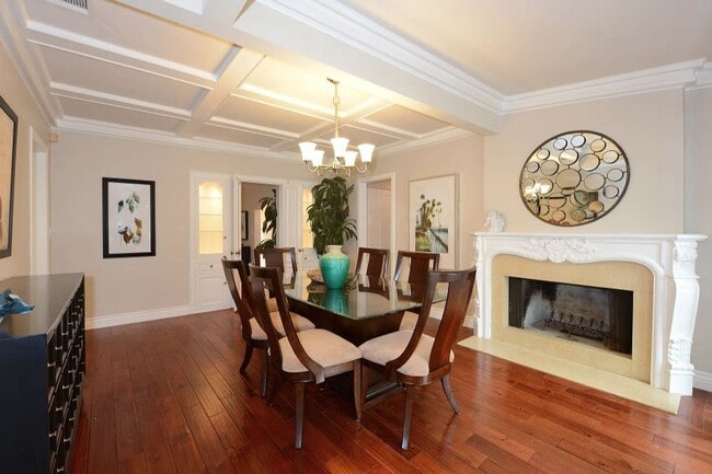 Building Photo - Welcome to this beautifully updated Spanis...