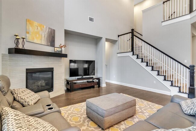 Building Photo - 7100 Trissino Dr
