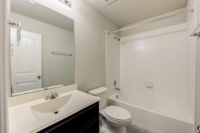 Building Photo - 8002 Carillon Way