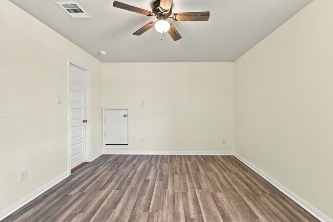 Building Photo - 24250 Prairie Glen Ln