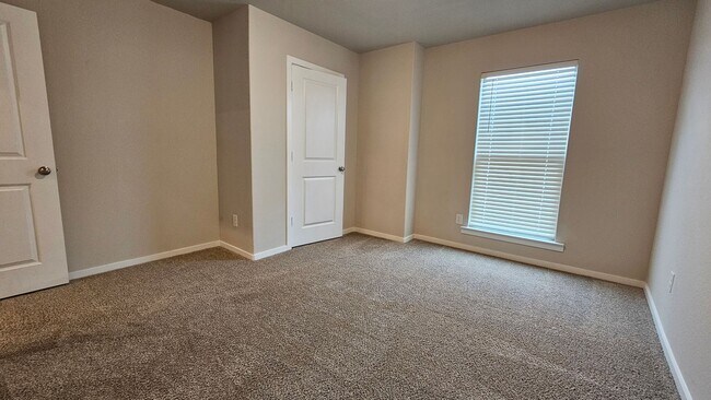 Building Photo - Cozy Townhome in South Lubbock