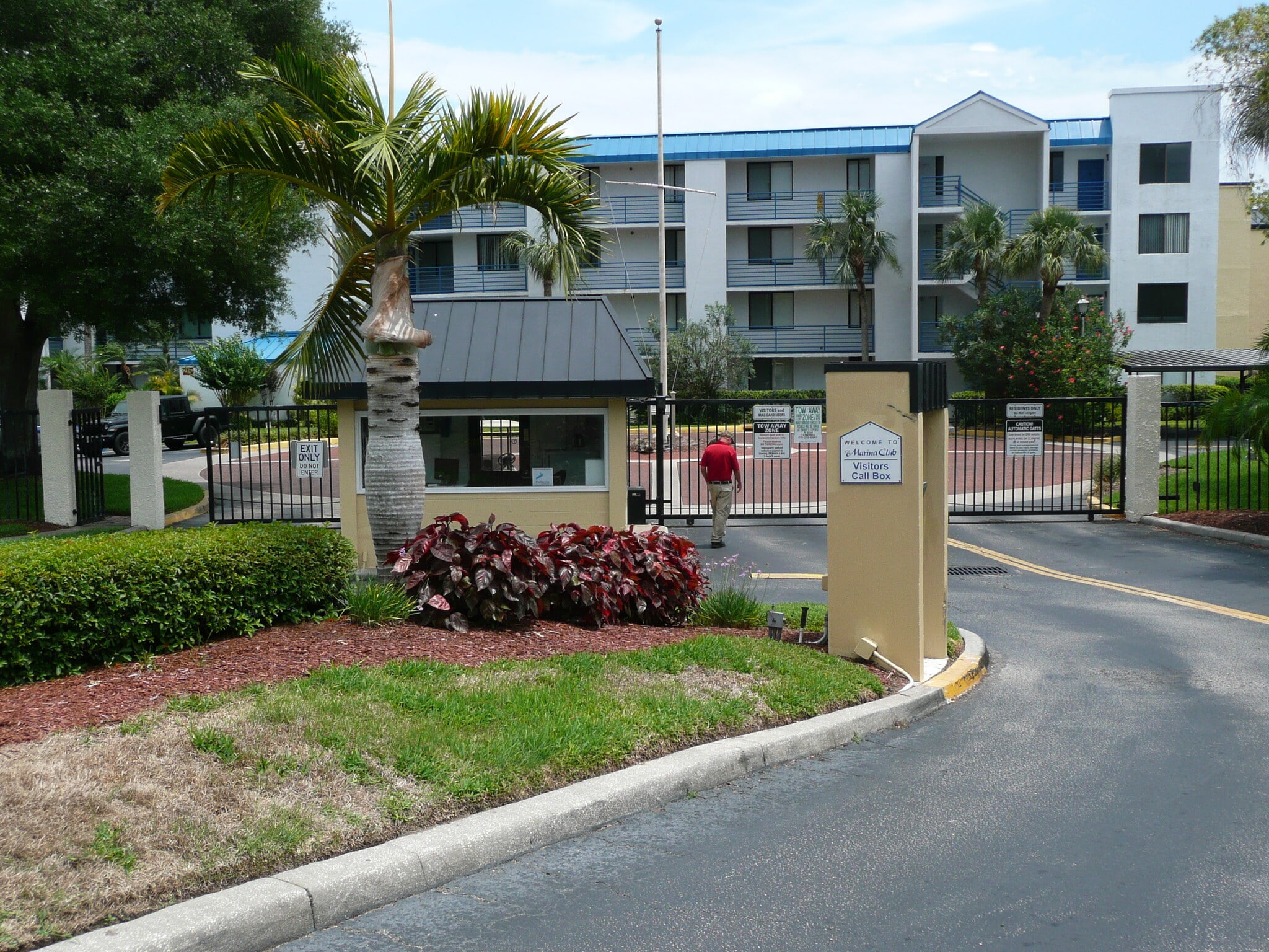 Gated Community - 2424 W Tampa Bay Blvd