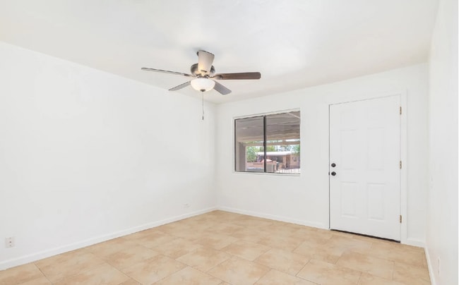 Building Photo - 4319 S 15th Ave