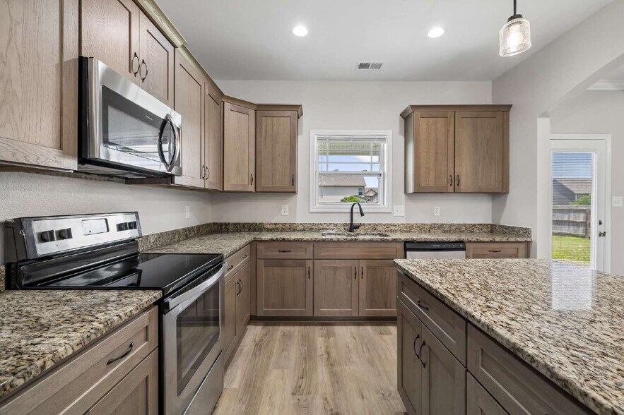 Building Photo - 1240 Winterset Dr