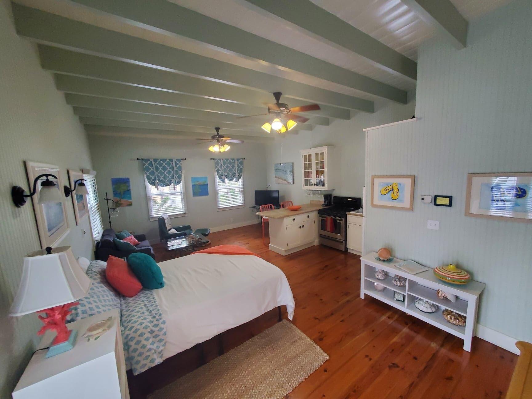 Building Photo - 226 NE 1st Ave