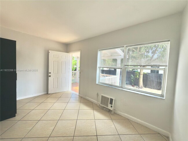 Building Photo - 1523 NE 110th Terrace