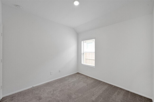 Building Photo - 3609 Oakvale Dr