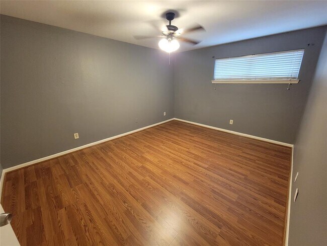 Building Photo - 2711 Briarhurst Dr