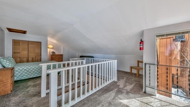 Building Photo - Well appointed, super clean condo - furnis...