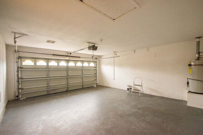 Building Photo - 3310 Crystal Creek Blvd