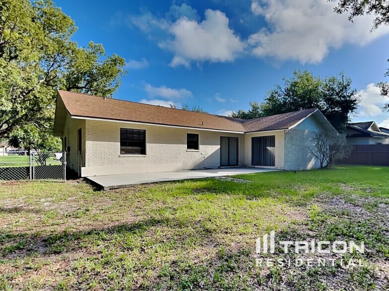 Building Photo - 3701 Sapphire Ln