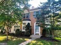 Building Photo - 8864 Briarcliff Ln