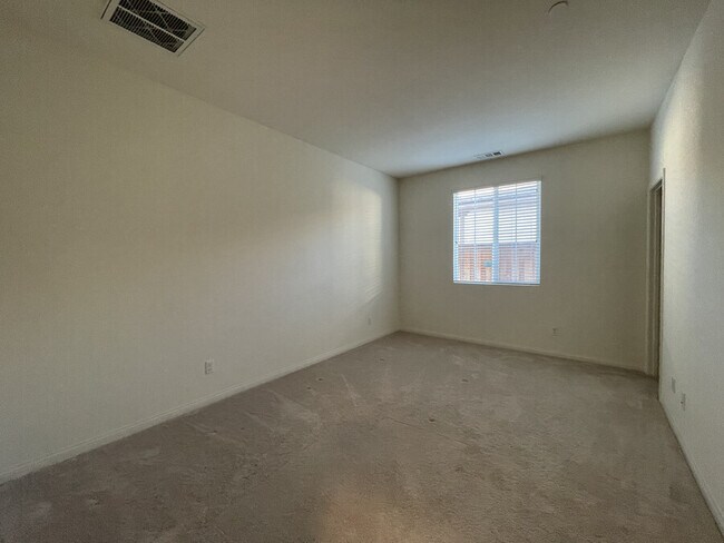 Building Photo - Astrid Way