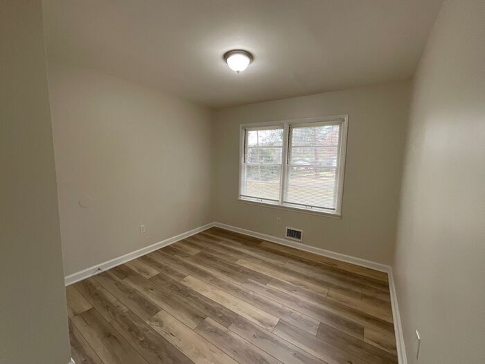 Building Photo - 3002 1st Ave SW