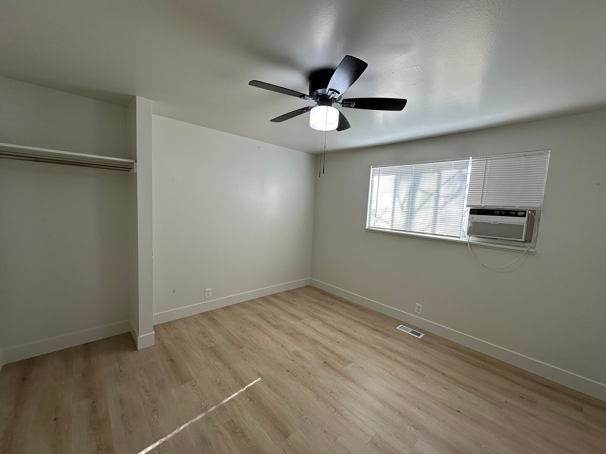 Building Photo - 1340 S 200 E