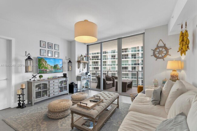 Building Photo - 488 NE 18th St