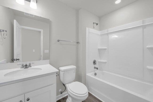 Building Photo - 246 Arnette Dr