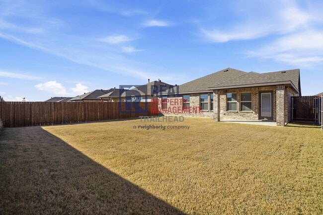 Building Photo - Inviting 3-Bedroom Home with Covered Patio