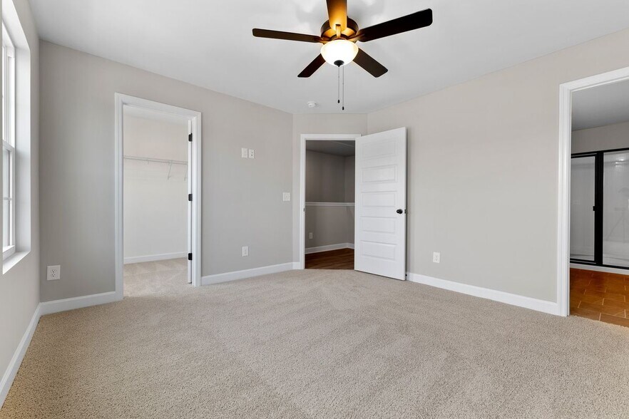 Building Photo - 217 Holywell Dr