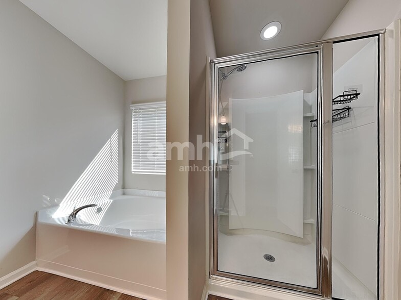 Building Photo - 222 N Fortune Way