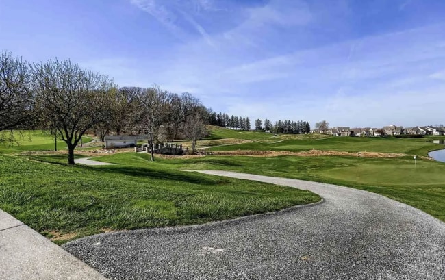 Building Photo - Coming Soon! "Charming 3-Bedroom Townhouse Retreat with Spacious 1960 sq ft Layout in York, PA!"