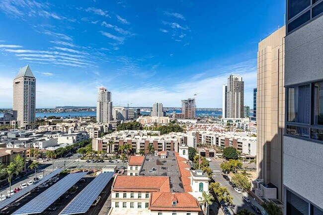 Building Photo - 700 Front St