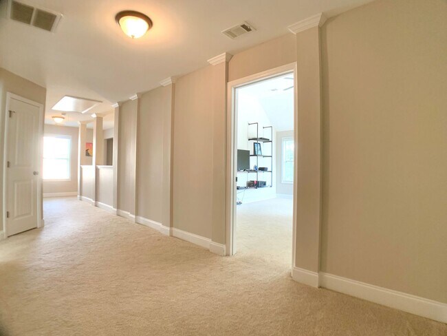 Building Photo - 2925 McManus Cir