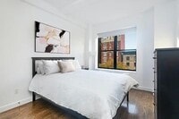 Building Photo - 212 W 91st St