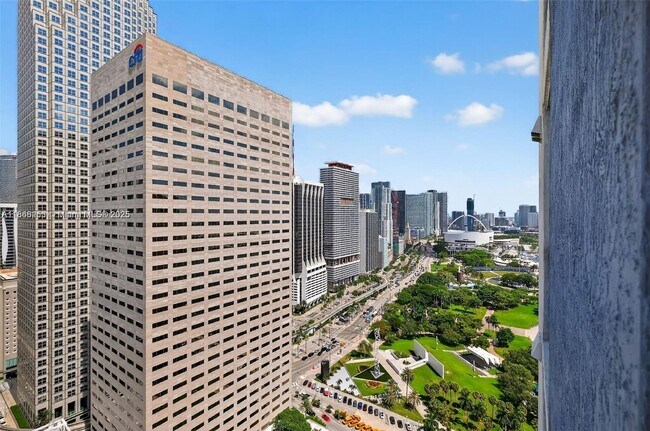Building Photo - 335 S Biscayne Blvd