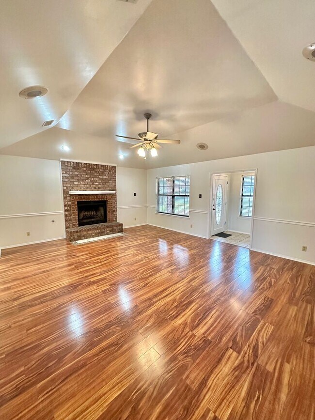 Building Photo - 3546 Cedar Ridge Ln