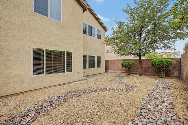 Building Photo - 2608 Romarin Terrace