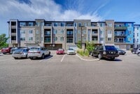Building Photo - $2,000- 2 Bed, 2 Bath Condo in Littleton with AC and In Unit Laundry!