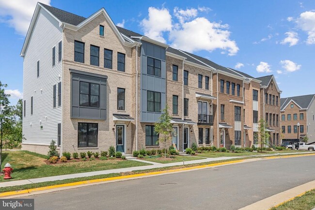 Building Photo - 42100 Picasso Sq