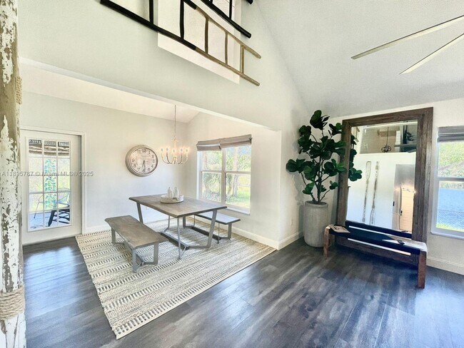 Building Photo - 4700 Regina Dr