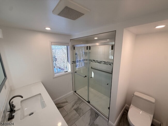 Building Photo - 237 Buena Vista Dr