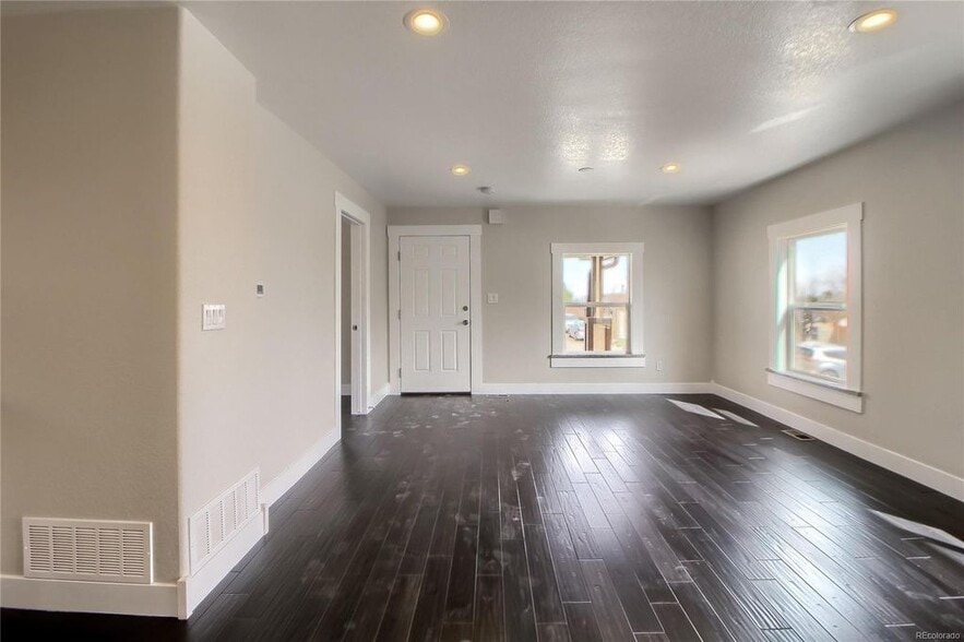 Building Photo - 5139 Alcott St