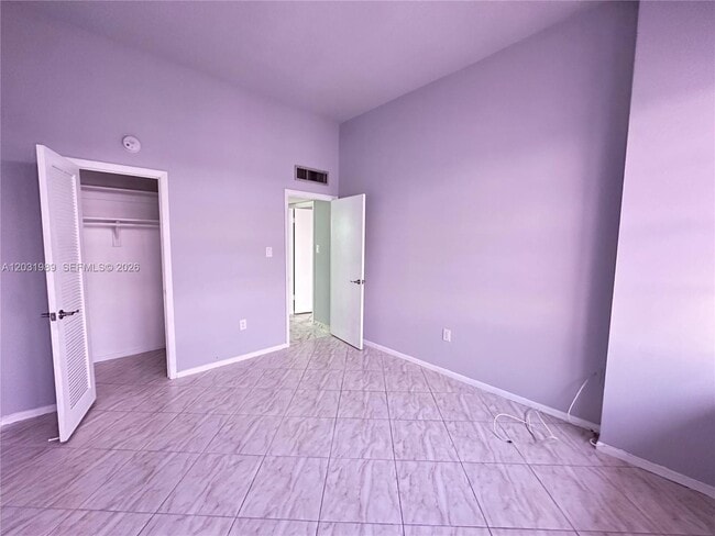 Building Photo - 18051 Biscayne Blvd