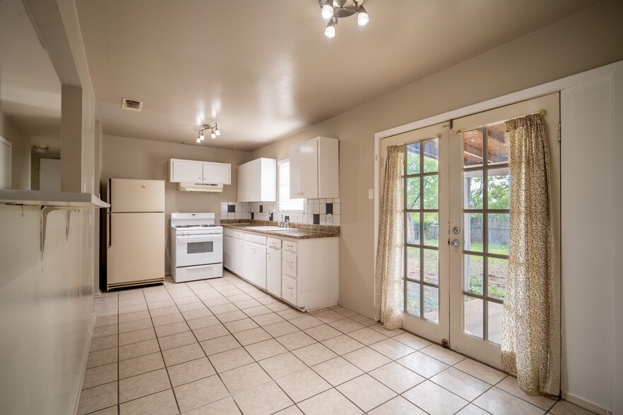 Building Photo - 10507 Mt Boracho Dr
