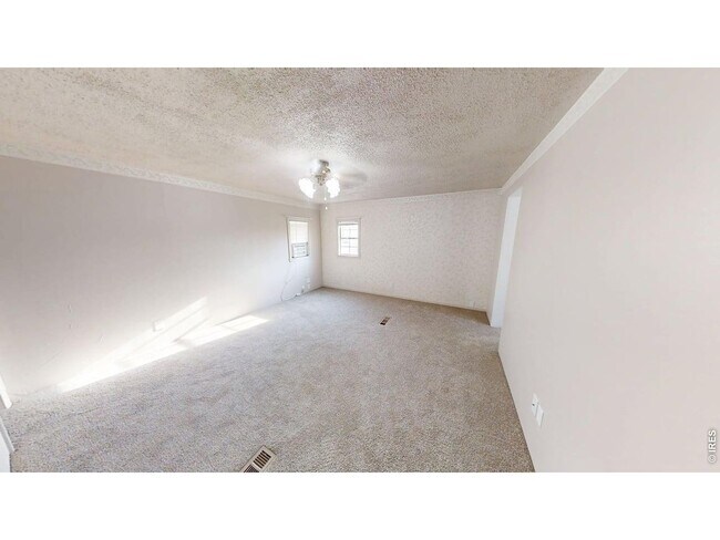 Building Photo - 114 Linden Dr