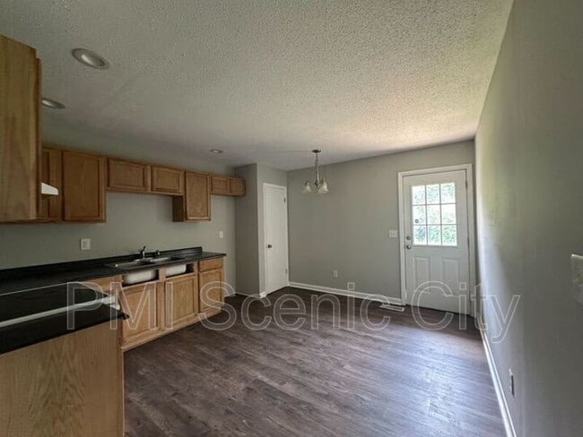 Building Photo - 1220 Gadd Rd