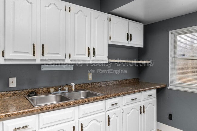 Building Photo - 135 Dundee Cir