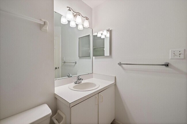 Building Photo - 841 Waterside Dr