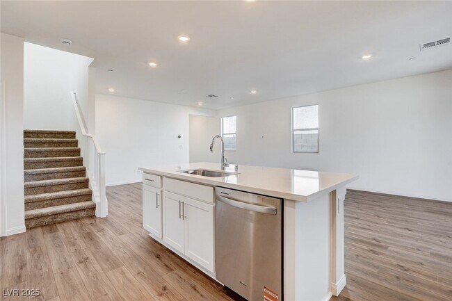 Building Photo - 1578 Crested Eagle St