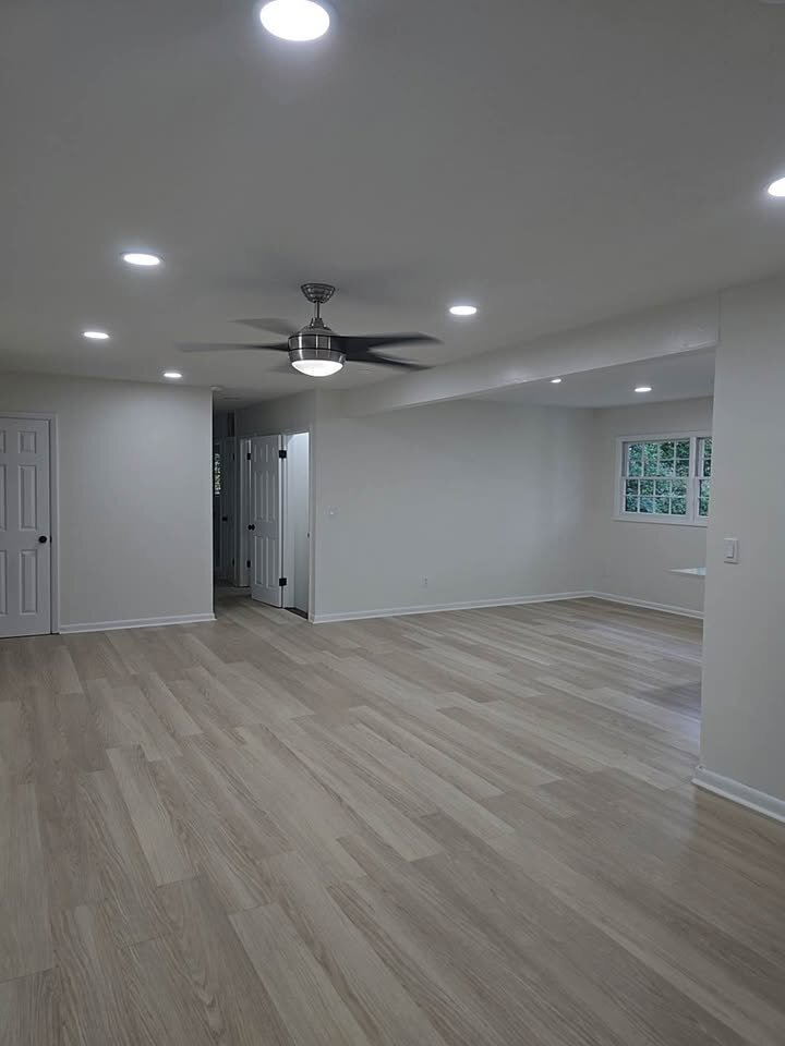 Building Photo - 2347 Greenway Dr