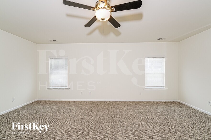 Building Photo - 4864 Mae Beth Cir