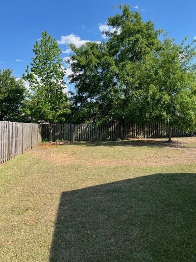 Building Photo - Welcome to this well-appointed 3-bedroom, 2-bath home in Leland, NC