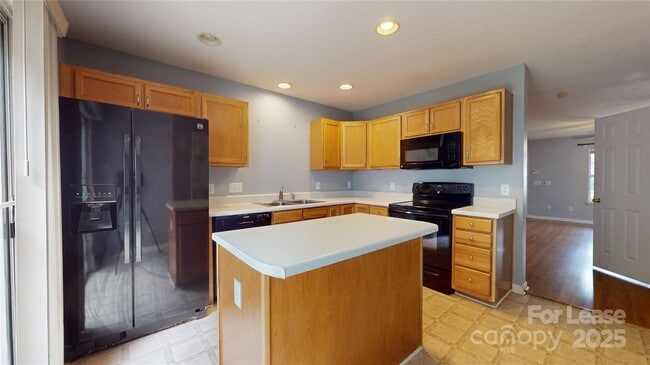 Building Photo - 1777 Forest Side Ln